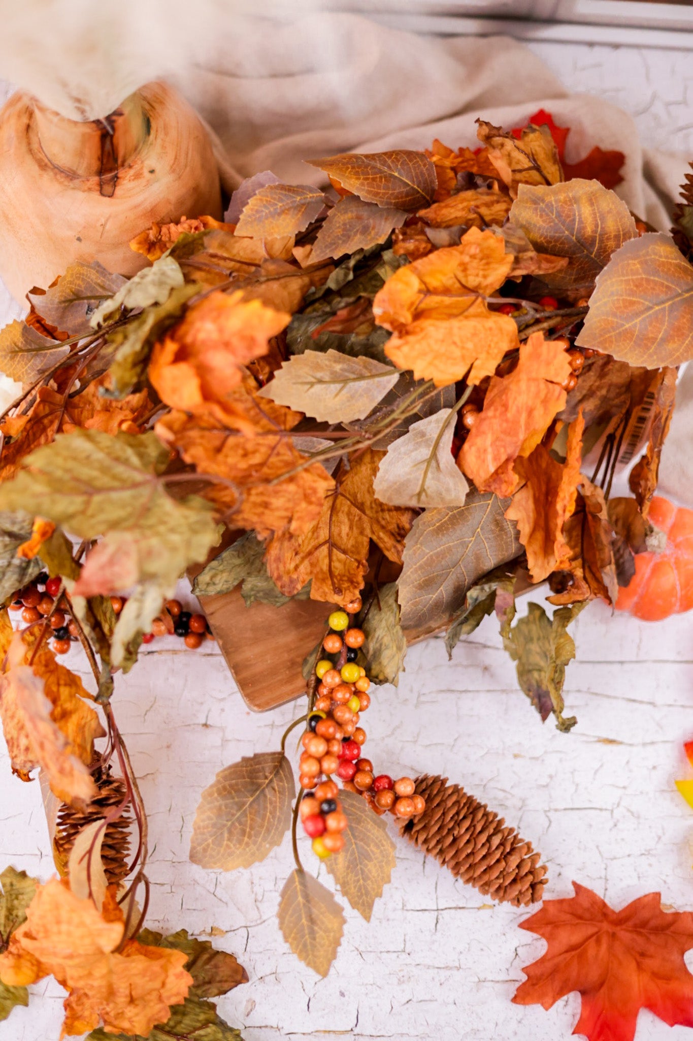 Maple Beech And Oak Dripping Garland - Whiskey Skies - WT COLLECTION