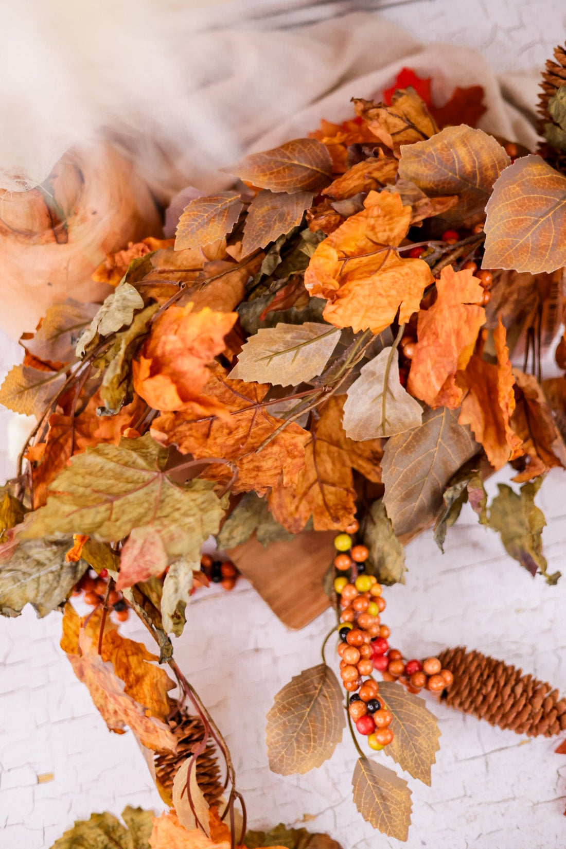 Maple Beech And Oak Dripping Garland - Whiskey Skies - WT COLLECTION