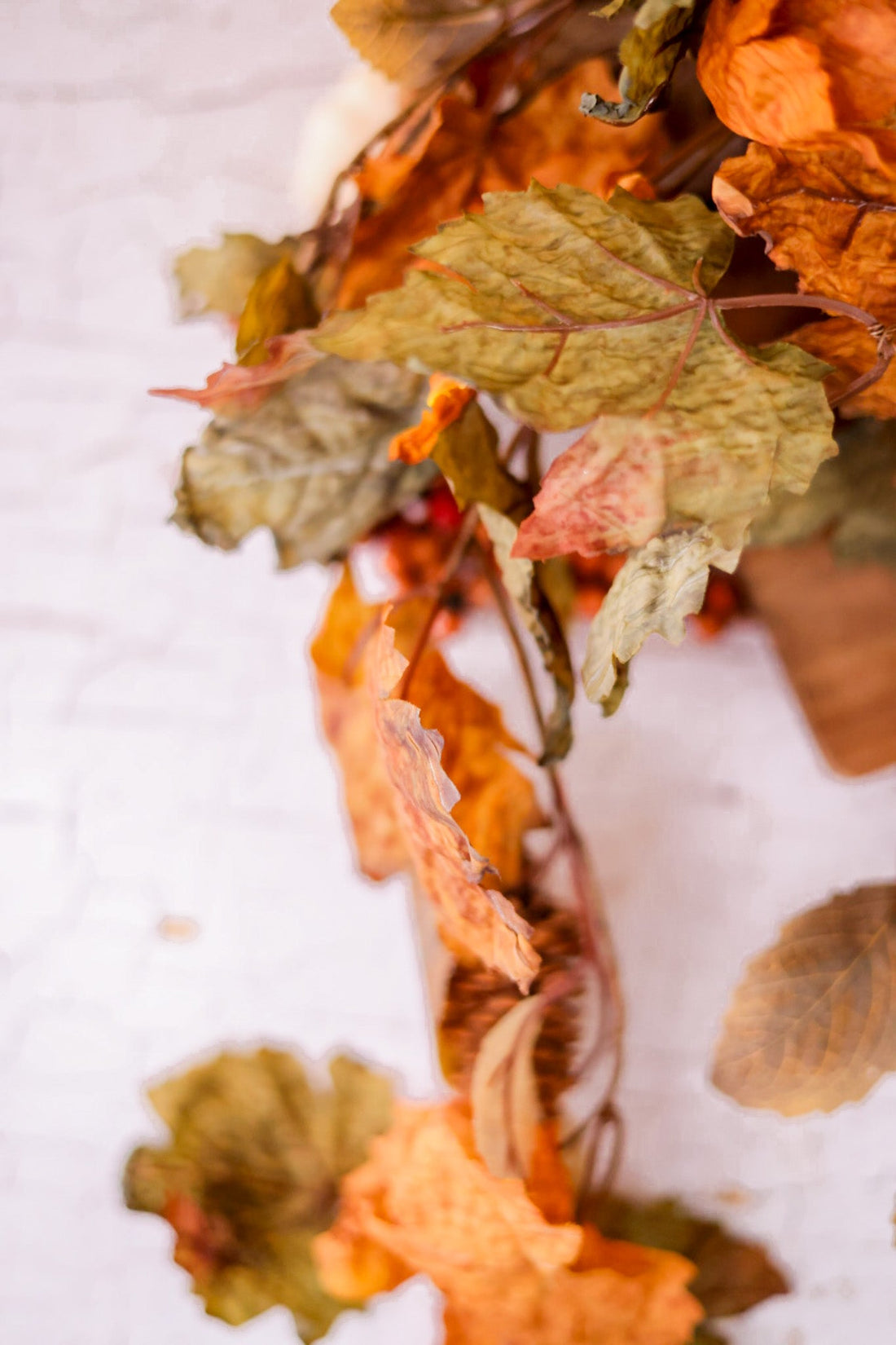 Maple Beech And Oak Dripping Garland - Whiskey Skies - WT COLLECTION