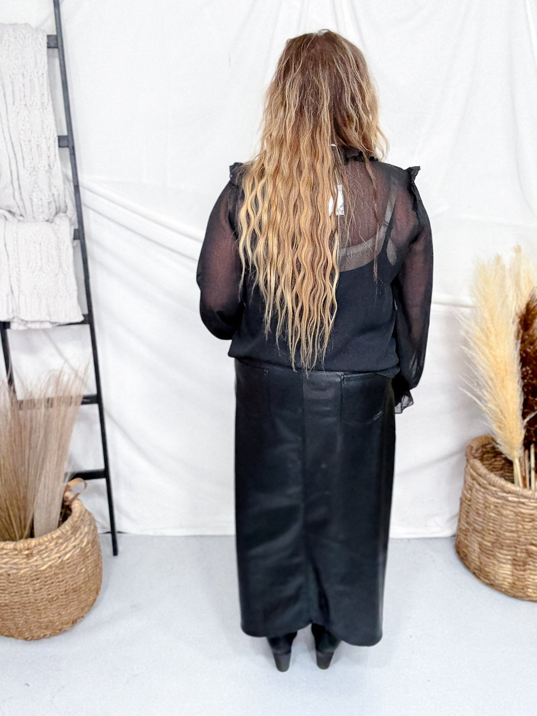 Maxi Skirt In Black Leather - Whiskey Skies - MIKAROSE