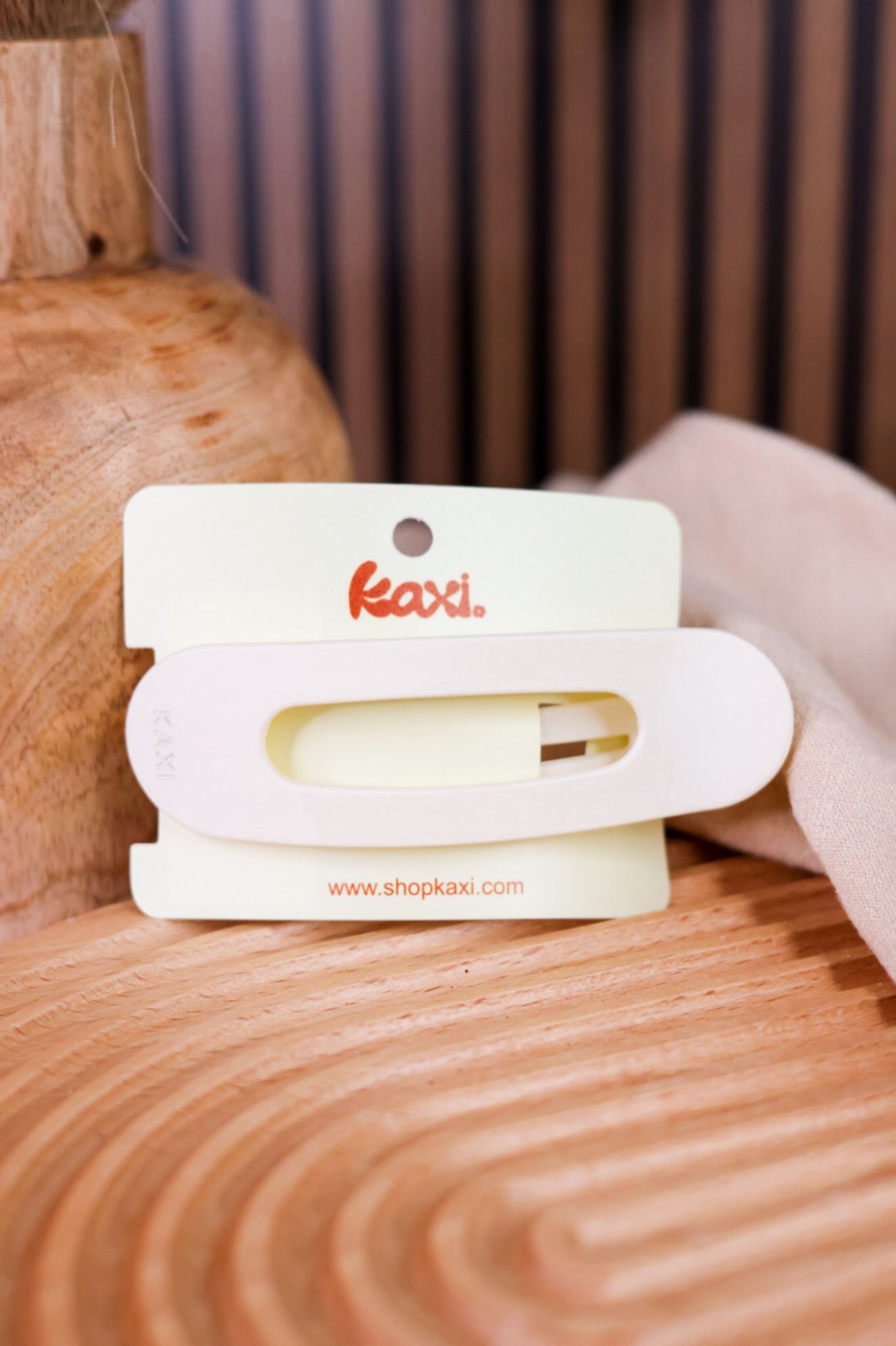 Medium Lay Flat Claw Clip (4 Colors) - Whiskey Skies - KAXI