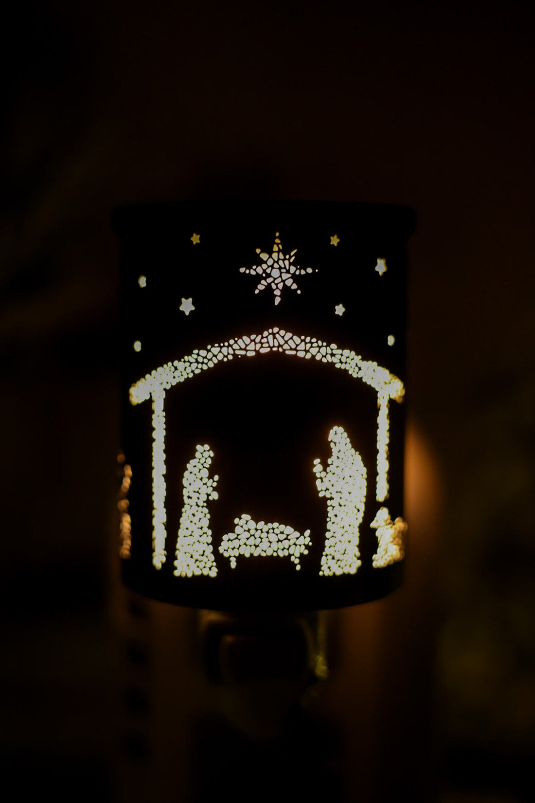 Nativity Scene Plug in Wax Warmer - Whiskey Skies - CANDLE WARMERS ETC