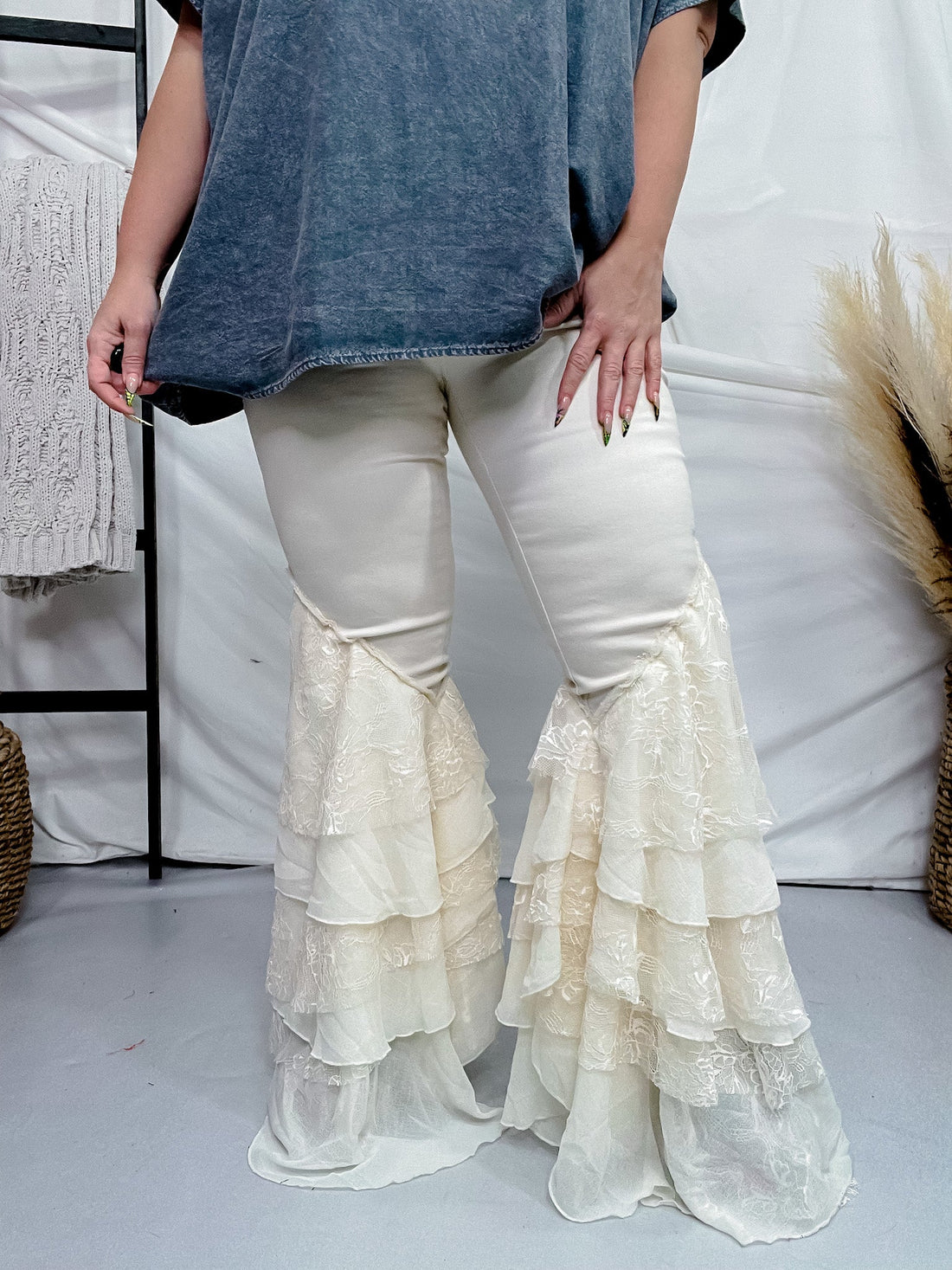 Off White Lace Flare Jeans - Whiskey Skies - OLI & HALI
