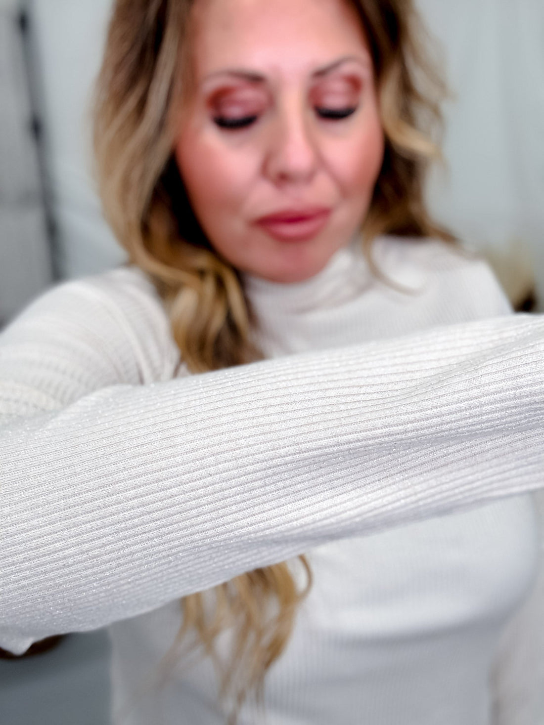 Pearl Shimmer Mock Neck Sweater With Long Sleeves - Whiskey Skies - ENTRO