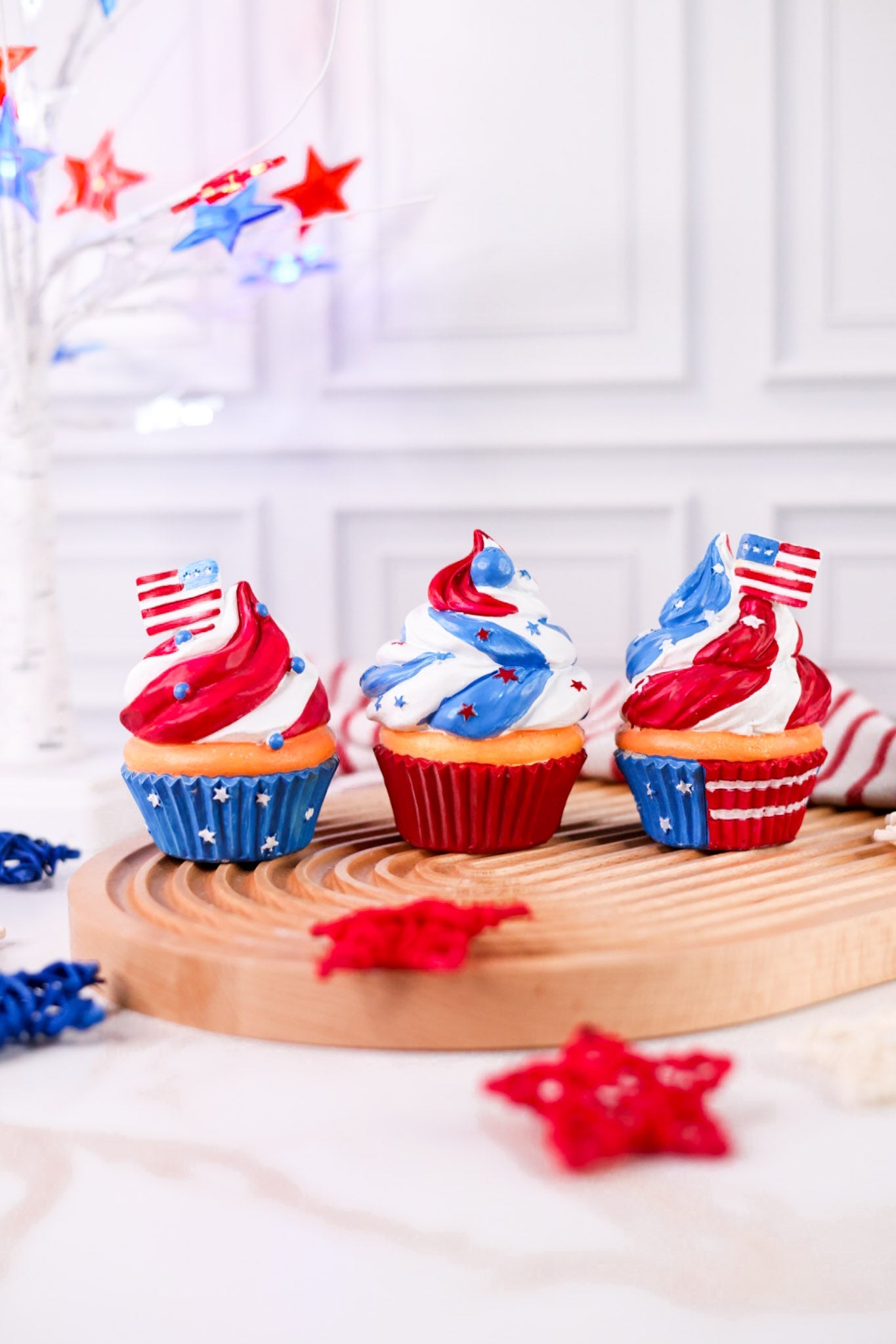 Resin Americana Style Cupcake (3 Styles) - Whiskey Skies - GERSON COMPANIES
