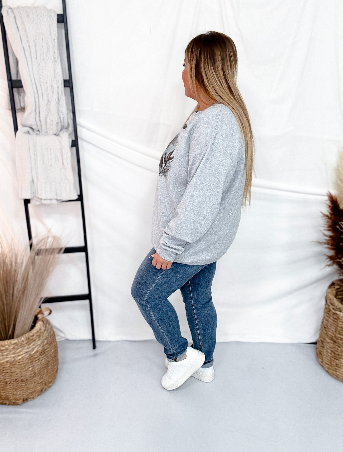 Retro Duck Scene Grey Long Sleeve Sweatshirt - Whiskey Skies - THE LATTIMORE CLAIM