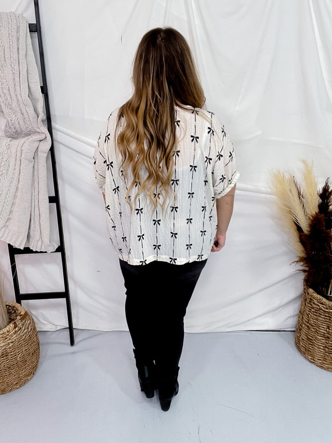 Short Sleeve Bow Print Top - Whiskey Skies - EE:SOME