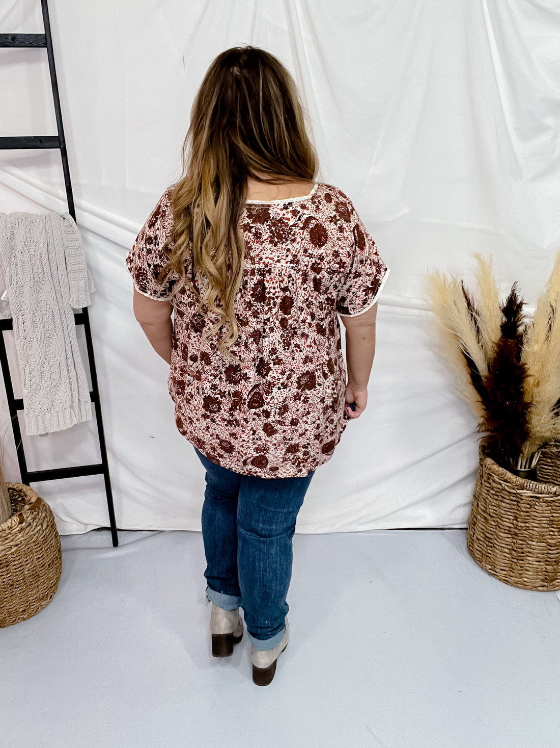 Short sleeve floral print embroidered top - Whiskey Skies - ANDREE BY UNIT