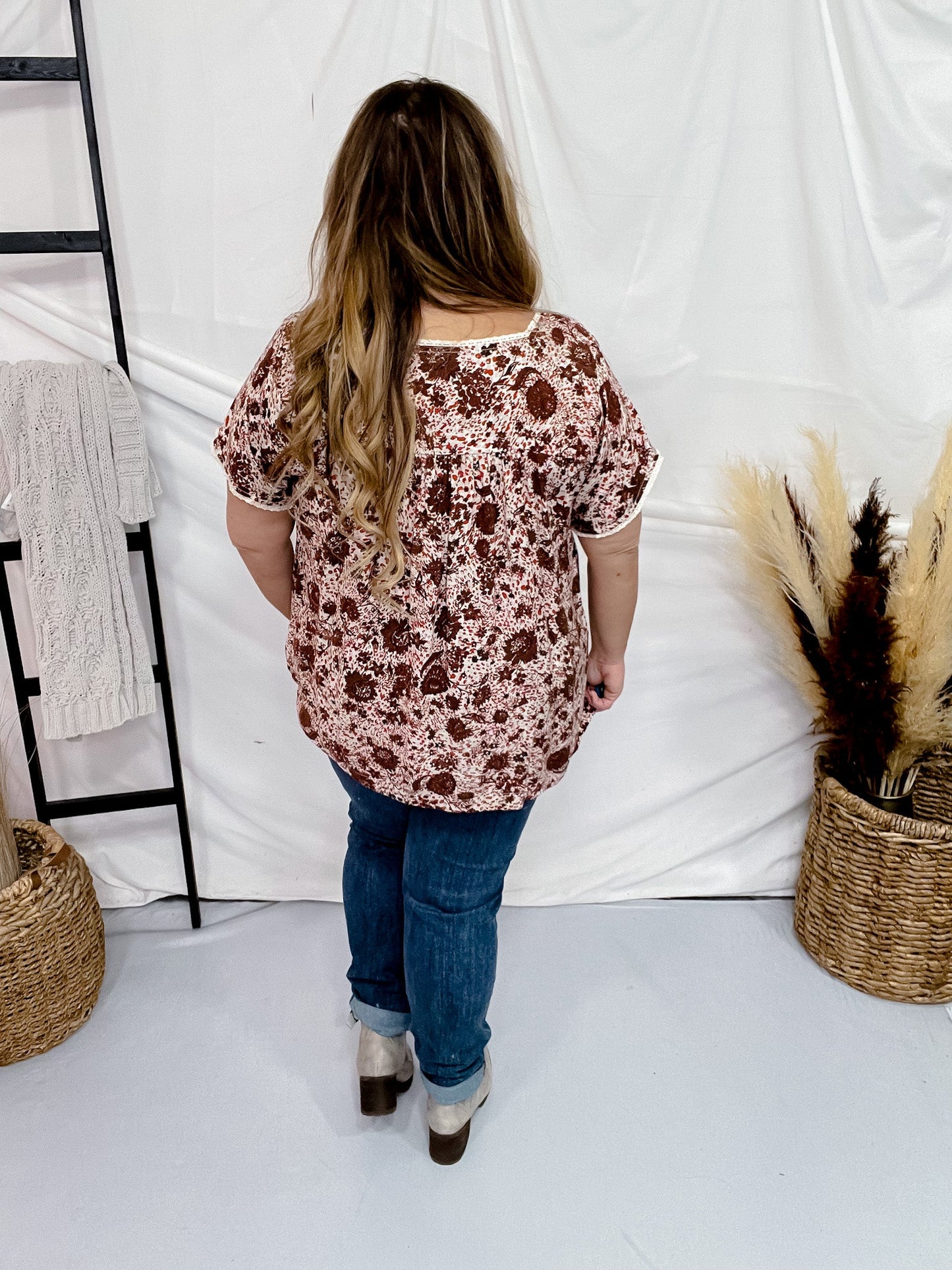 Short sleeve floral print embroidered top - Whiskey Skies - ANDREE BY UNIT