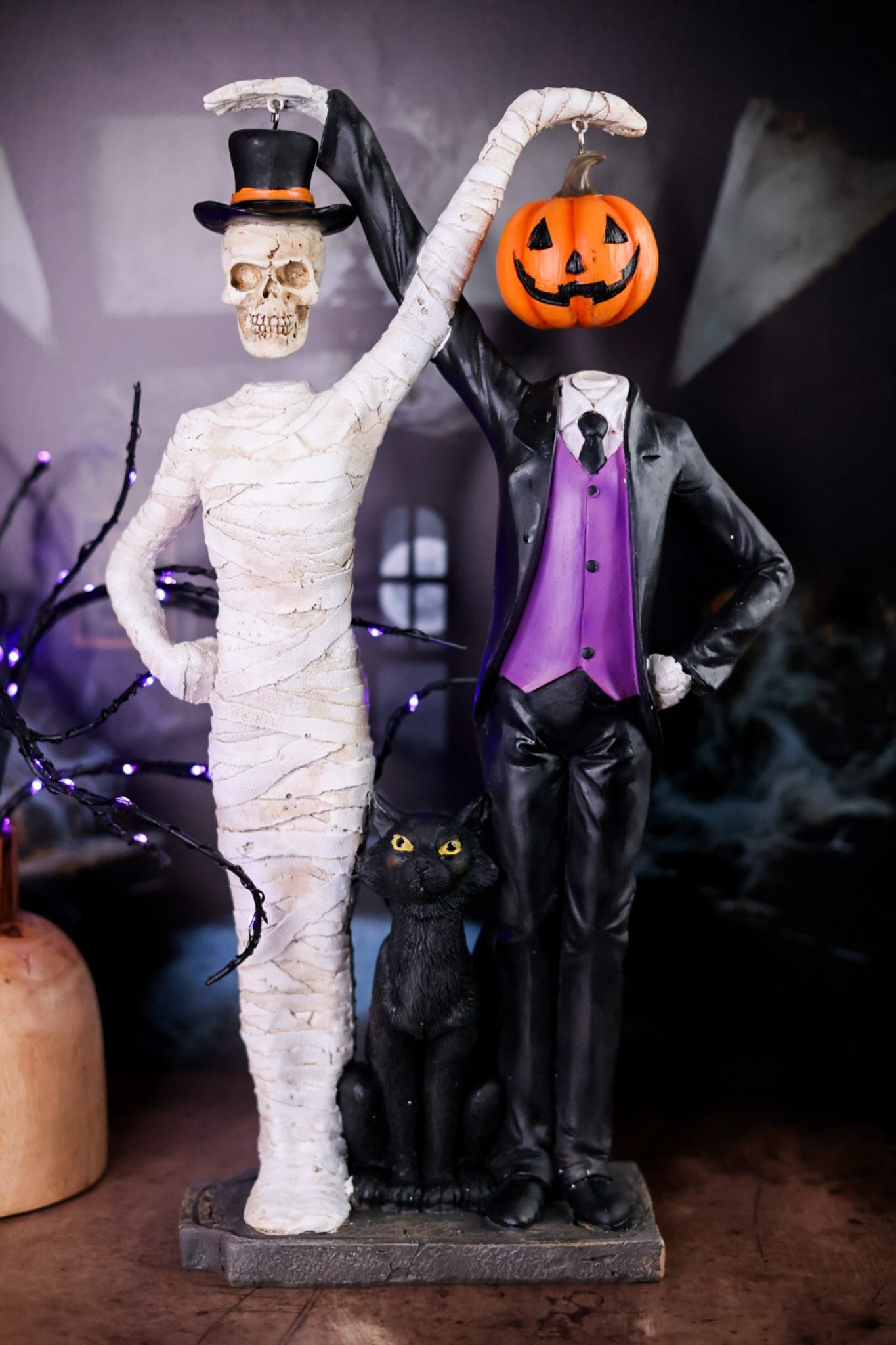 Skeleton and Mummy Hanging Head Resin Figurine - Whiskey Skies - TRANSPAC