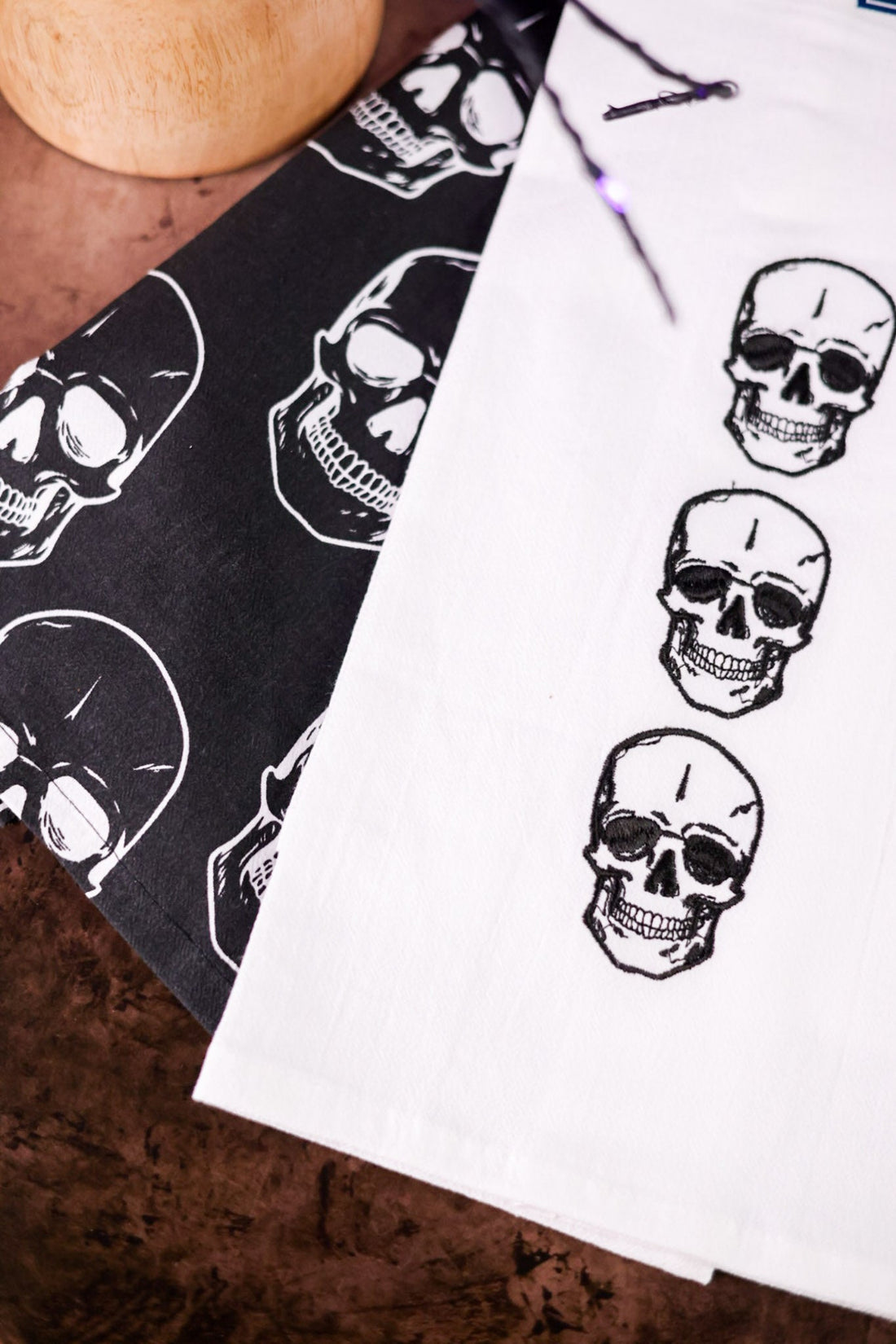 Skully Halloween Decorative Towels (Set Of 2) - Whiskey Skies - C & F ENTERPRISES