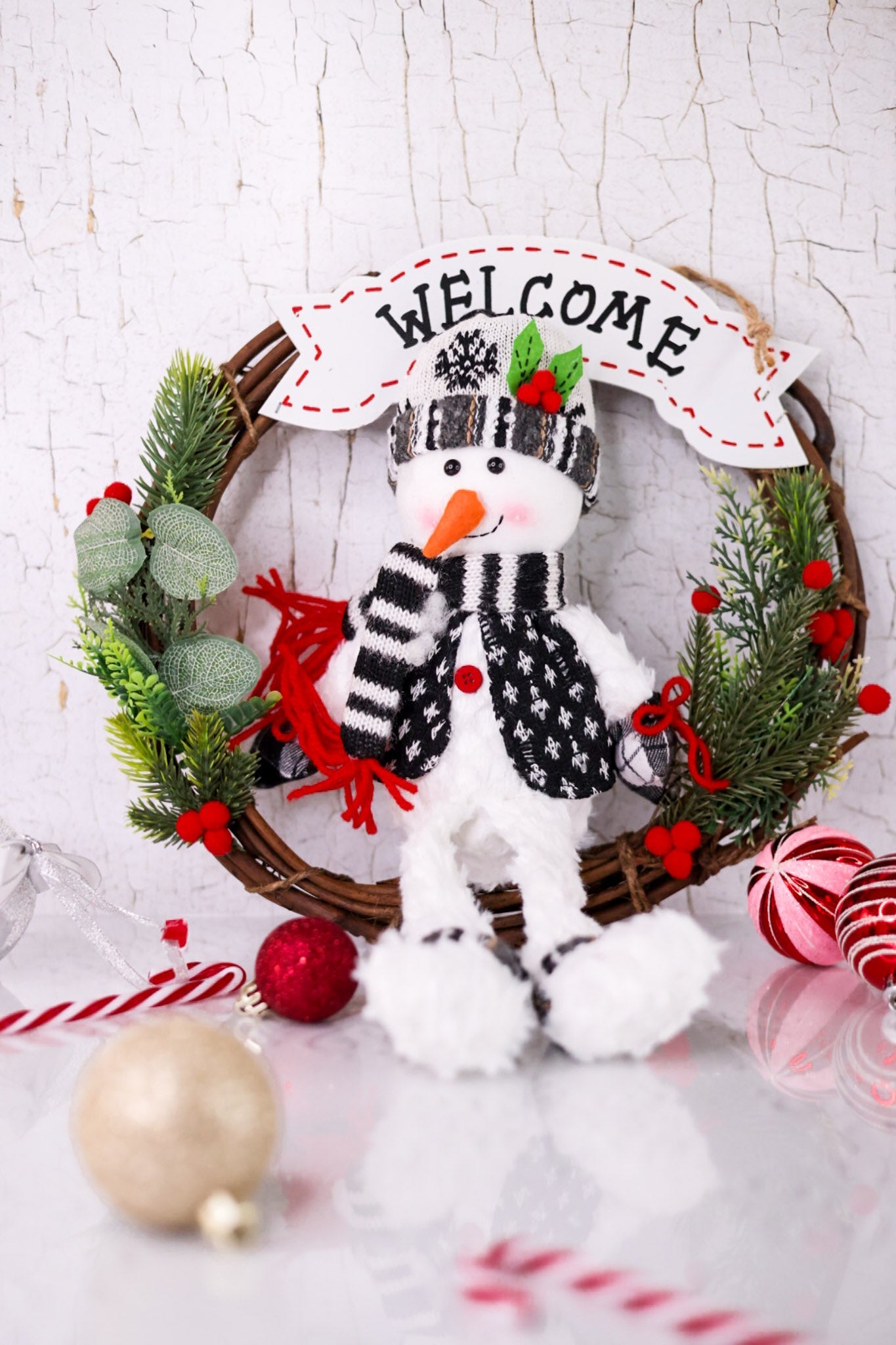 Snowflake Wishes Christmas Snowman Welcome Wreath (2 Styles) - Whiskey Skies - HANNA'S HANDIWORKS