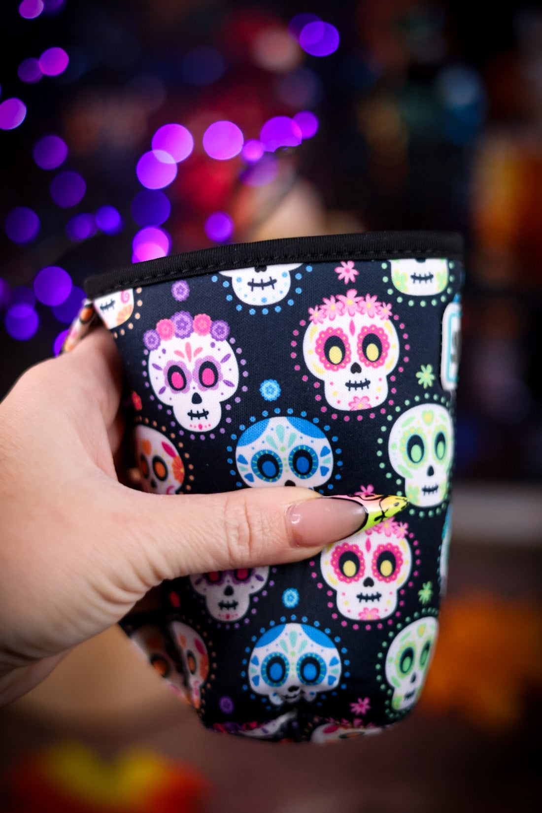 Sugar Skulls Iced Cup Coolie (22oz) - Whiskey Skies - SWIG LIFE