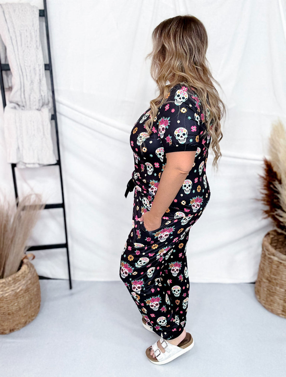 Sugar Skulls Short Sleeve and Joggers Pajama Set - Whiskey Skies - SHIRLEY & STONE