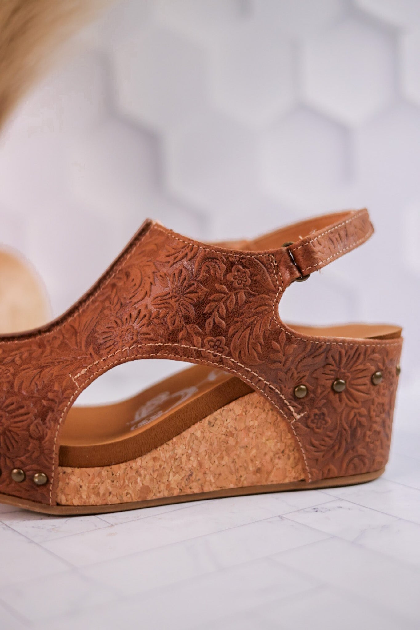 Tan Emily Wedge Sandals - Whiskey Skies - VERY G