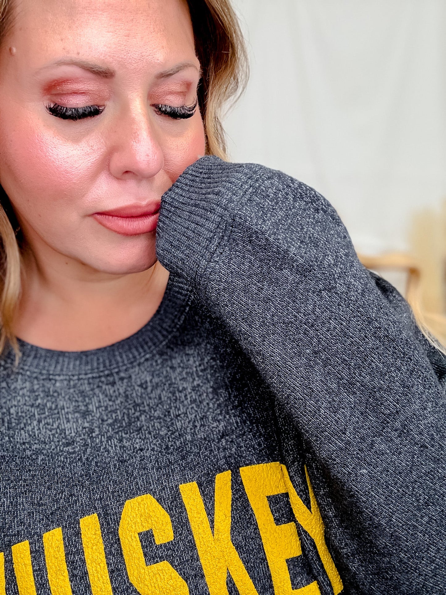 Textured Whiskey Long Sleeve Knit Sweatshirt - Whiskey Skies - SOUTHERN BLISS COMPANY