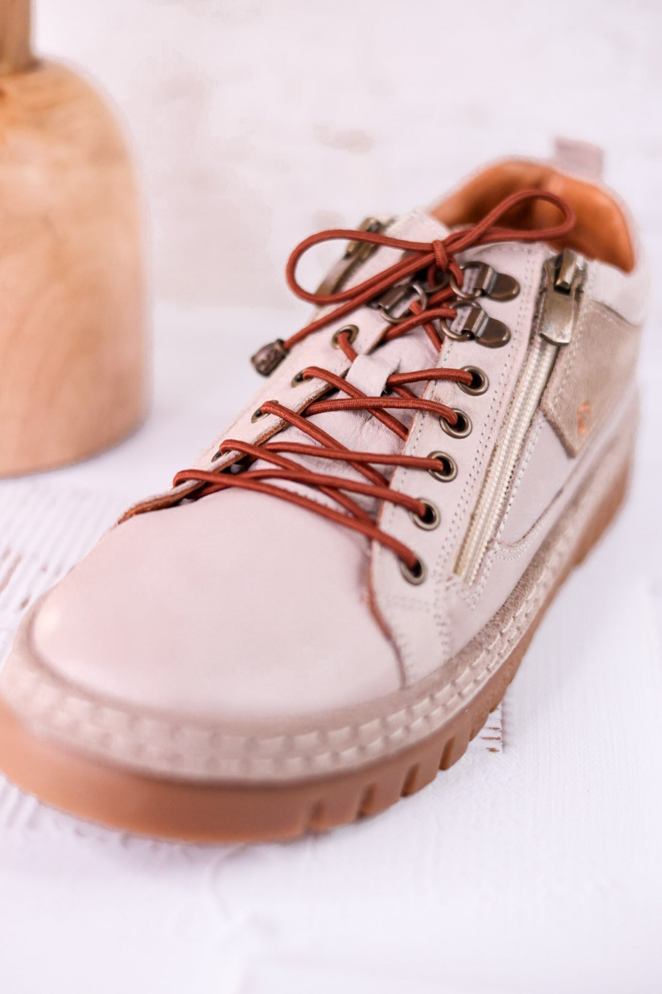 The Lauria Light Gray Sneakers - Whiskey Skies - SPRING FOOTWEAR