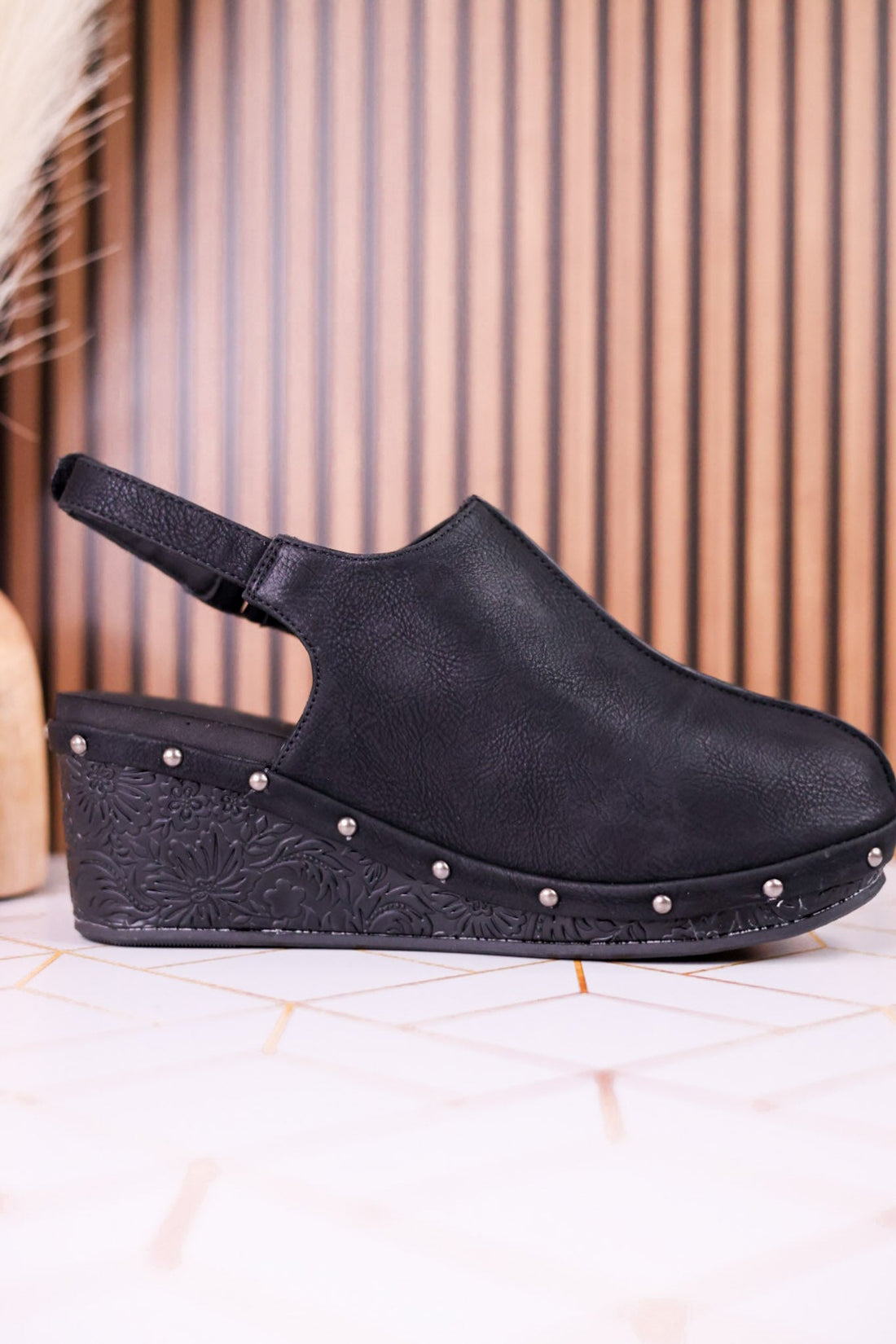 The Miranda Platform Mules In Black - Whiskey Skies - VERY G