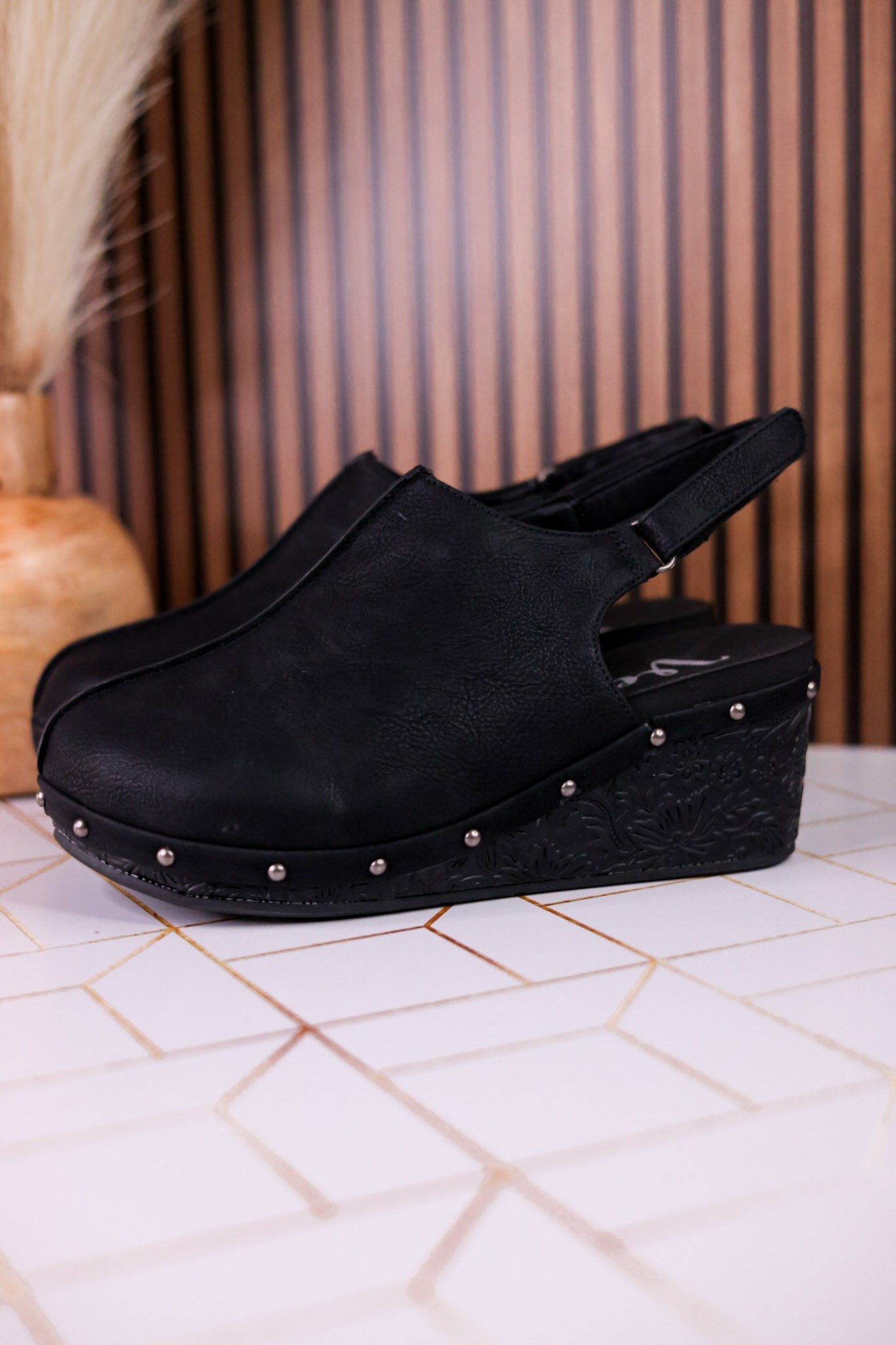 The Miranda Platform Mules In Black - Whiskey Skies - VERY G