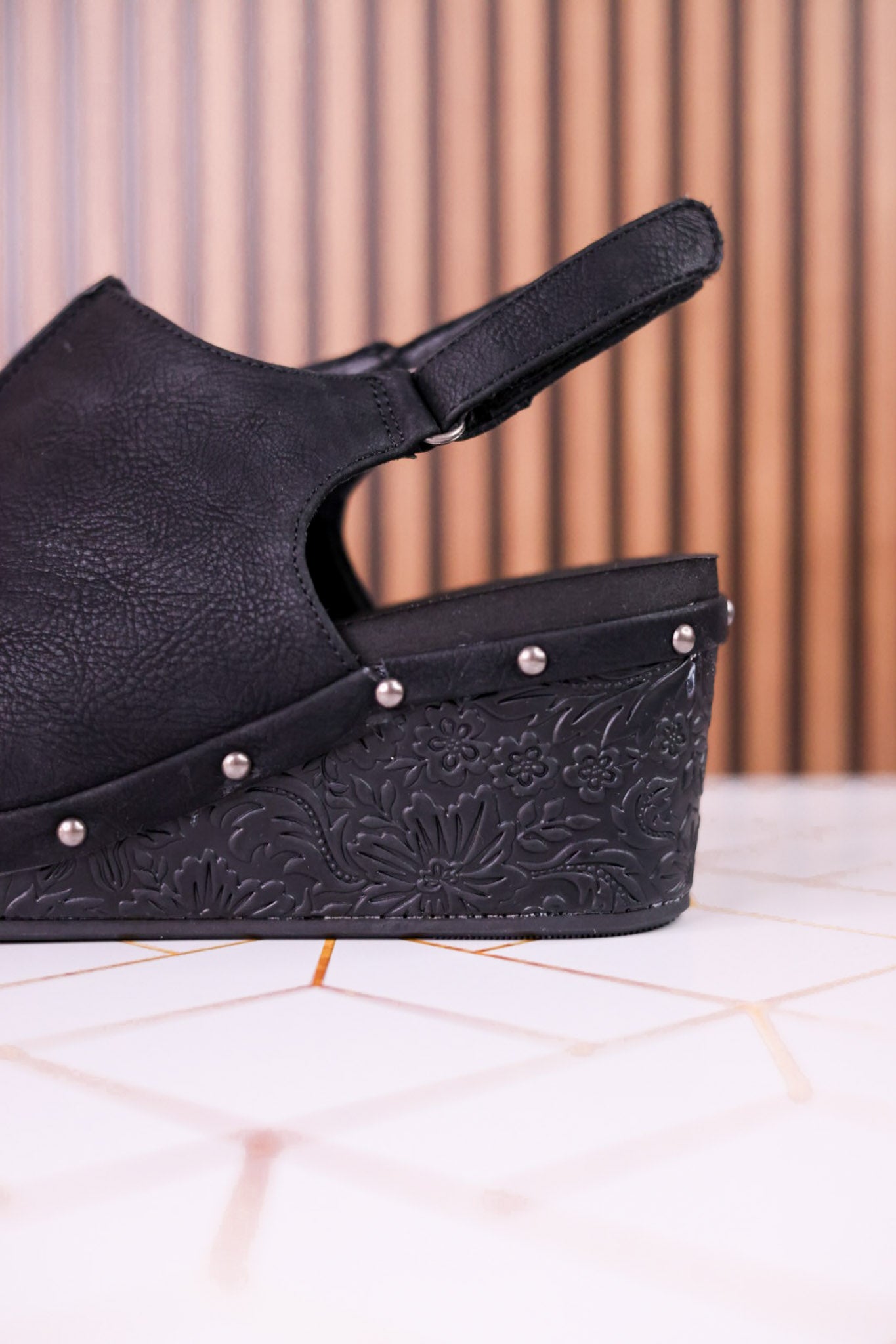 The Miranda Platform Mules In Black - Whiskey Skies - VERY G