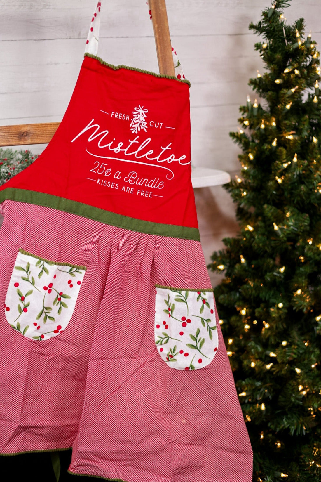 Under The Mistletoe Apron - Whiskey Skies - DII - DESIGN IMPORTS