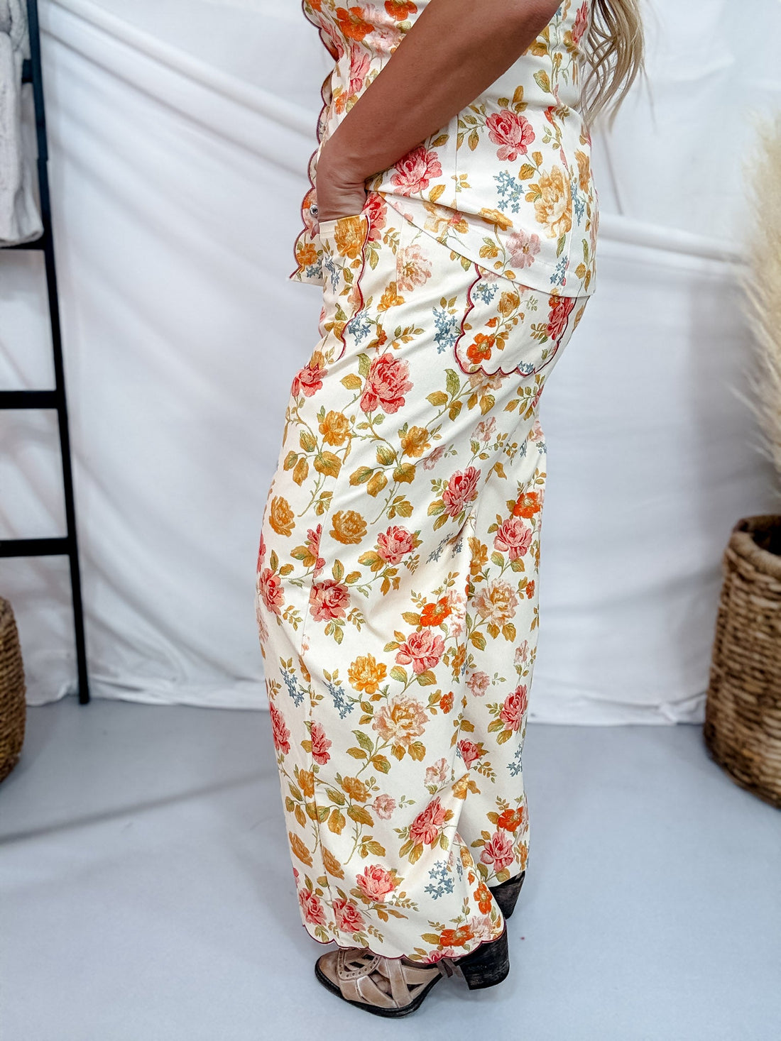 Warm Toned Floral Print Scalloped Edge Cropped Pants - Whiskey Skies - POLAGRAM + BAEVELY