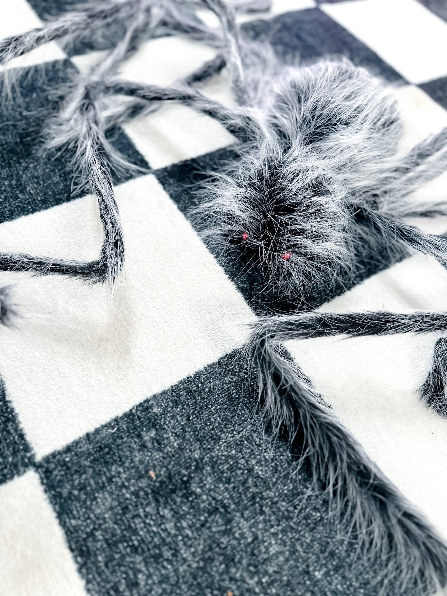 White Halloween Giant Spider - Whiskey Skies - HANNA'S HANDIWORKS