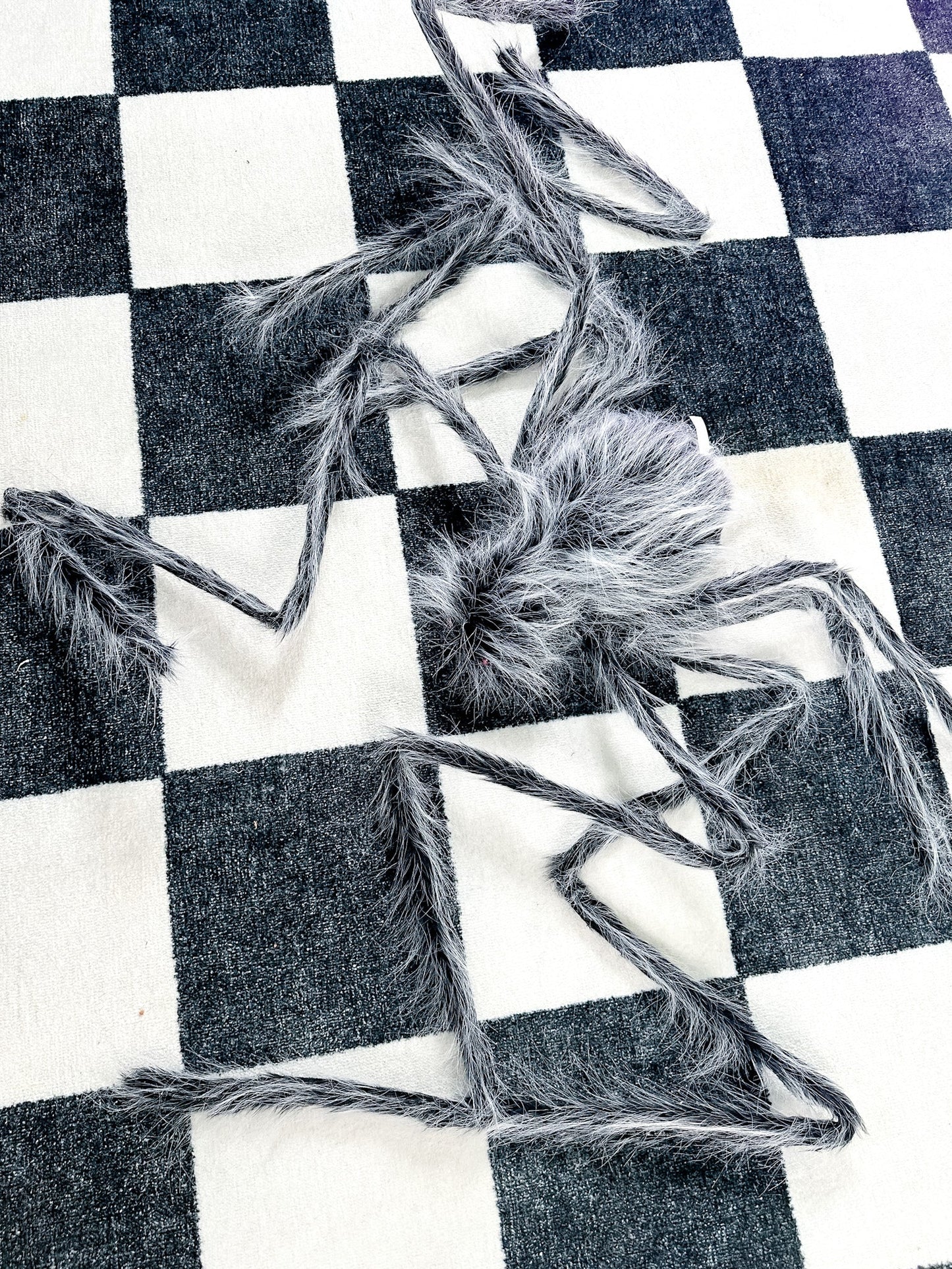 White Halloween Giant Spider - Whiskey Skies - HANNA'S HANDIWORKS