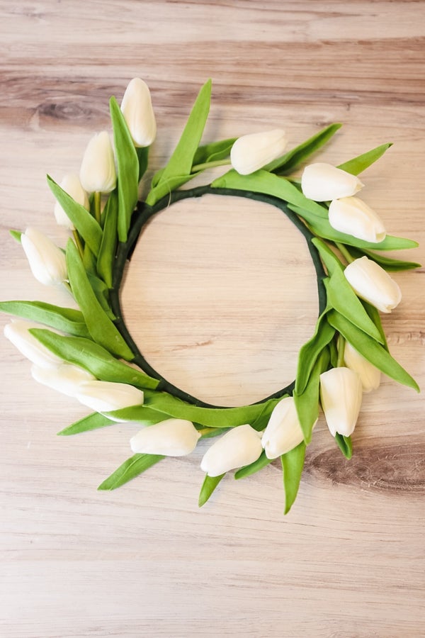 11.5" White Real Touch Mini Tulip Candle Ring - Whiskey Skies
