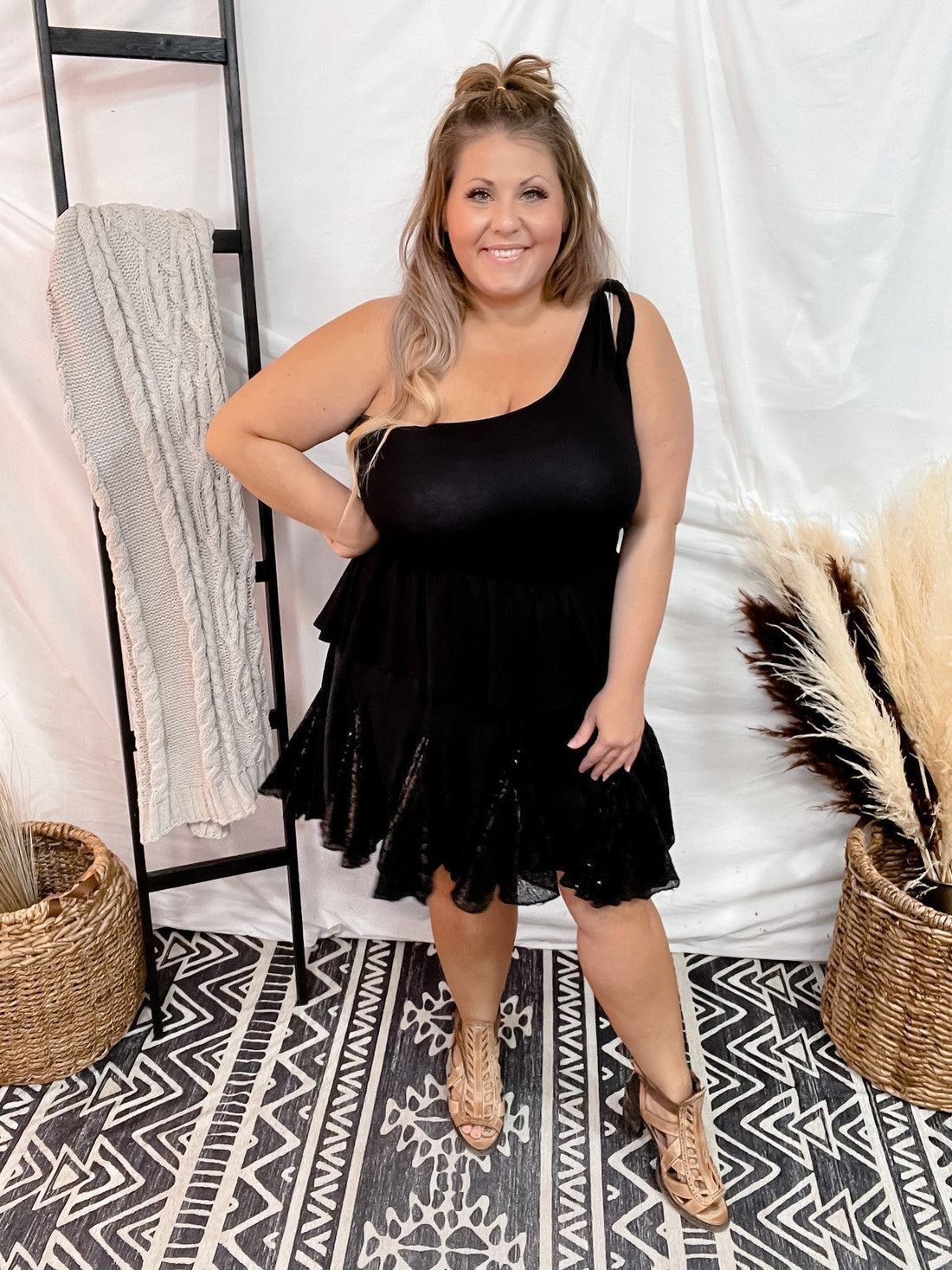 Black Keyhole Top - Whiskey Skies - WHITE BIRCH