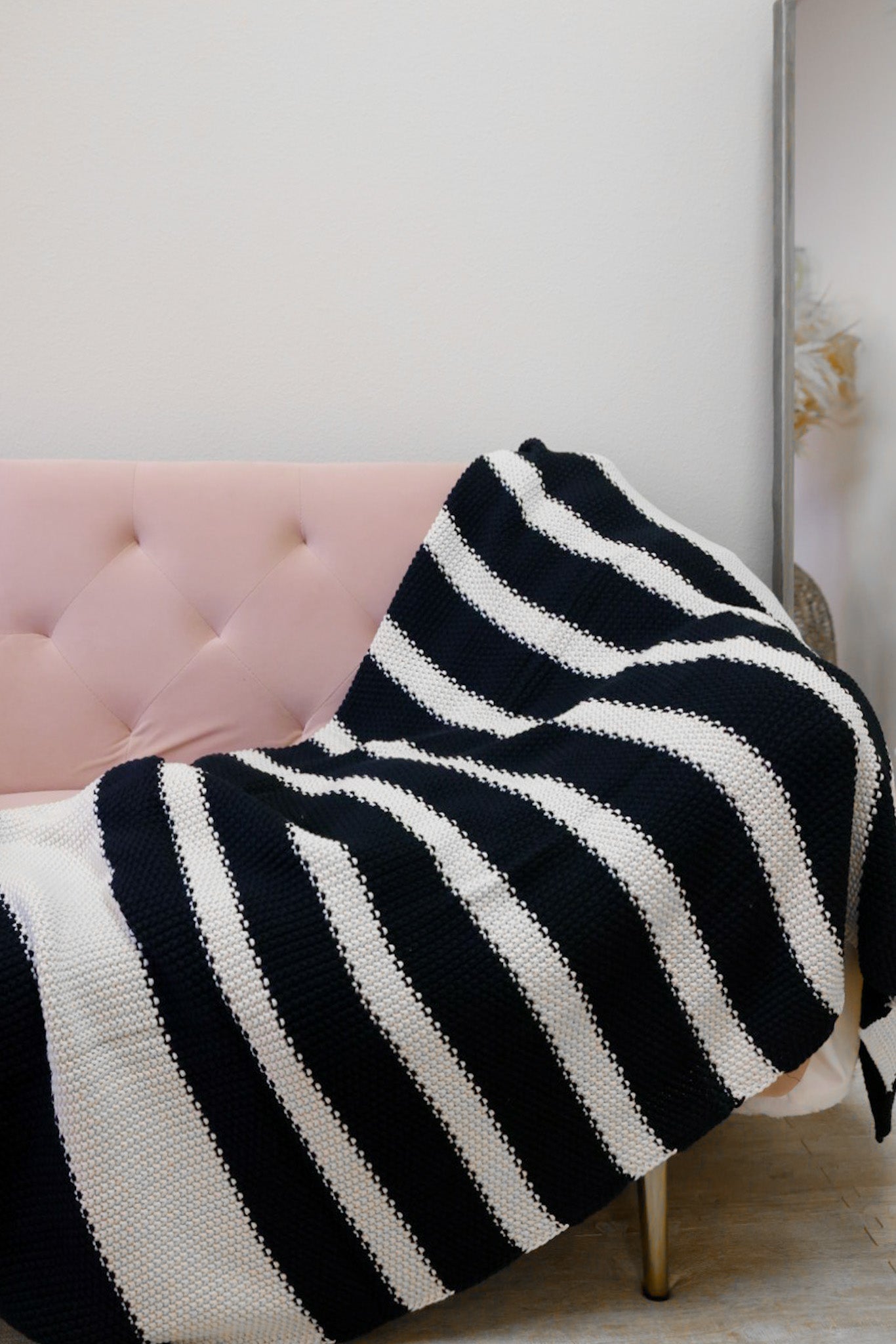 Cotton Knit Black Cream Throw Blanket