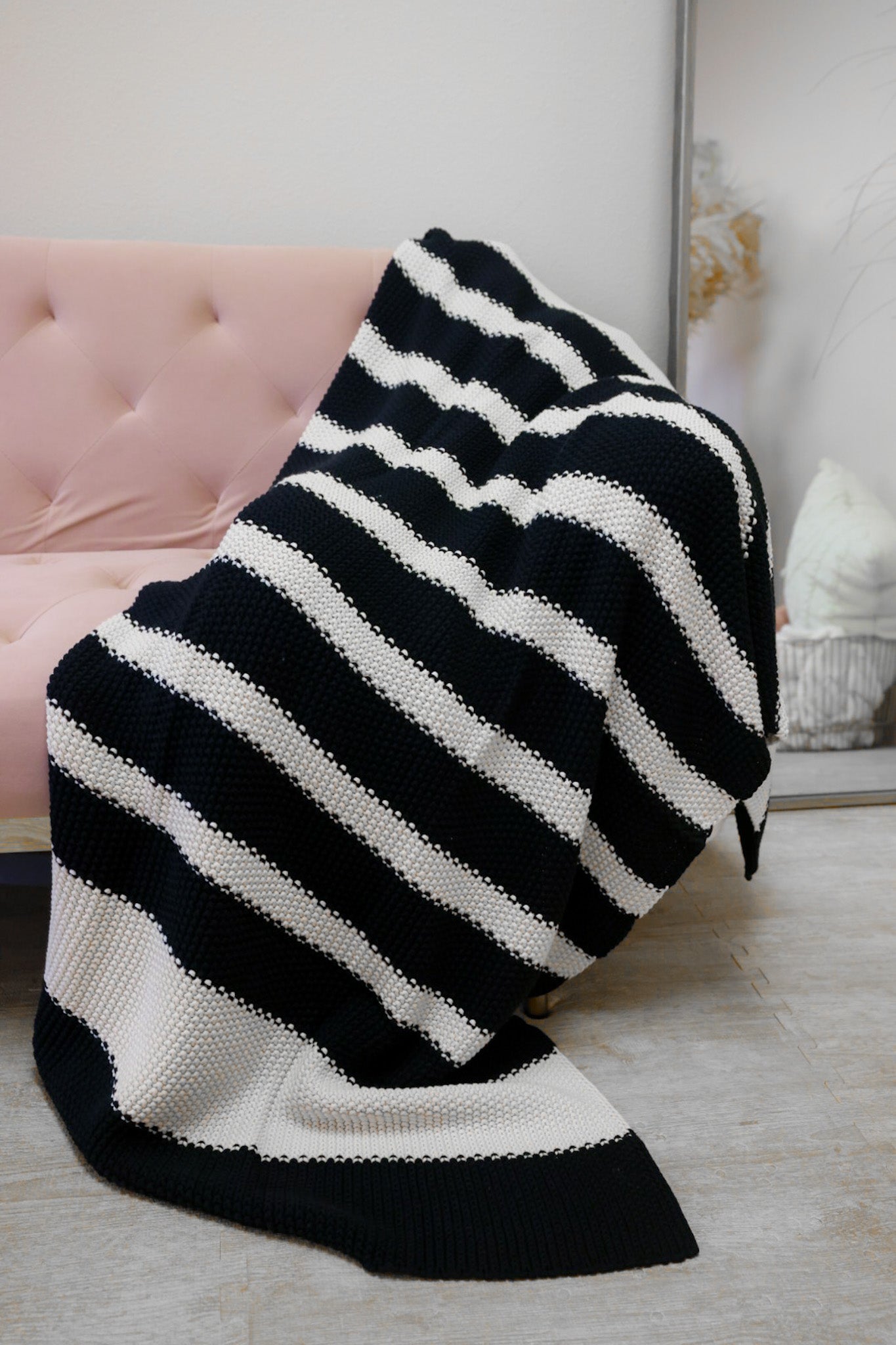 Cotton Knit Black Cream Throw Blanket