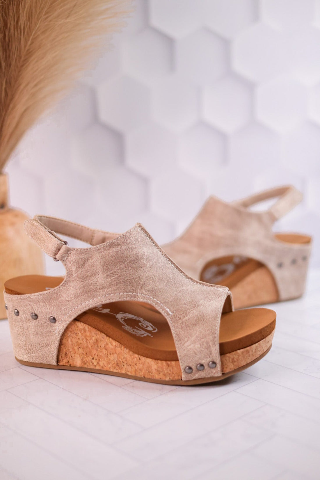 Isabella Cream Wedge Sandals - Whiskey Skies - VERY G