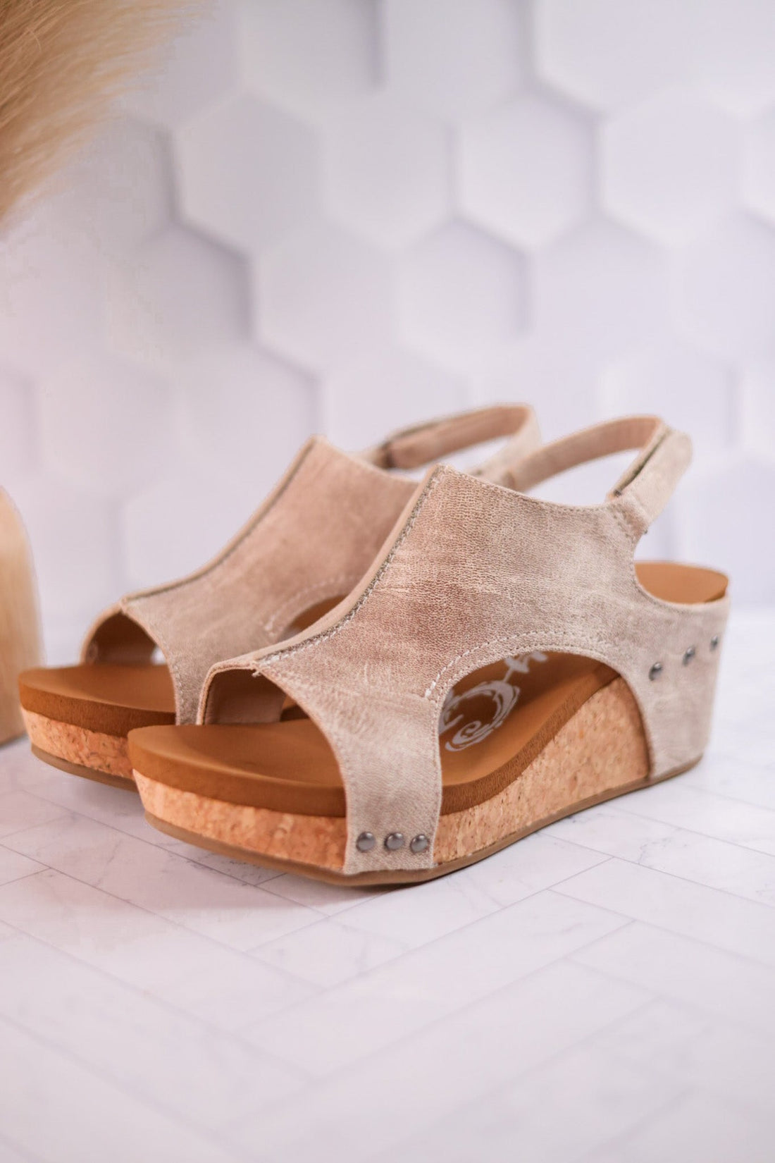 Isabella Cream Wedge Sandals - Whiskey Skies - VERY G