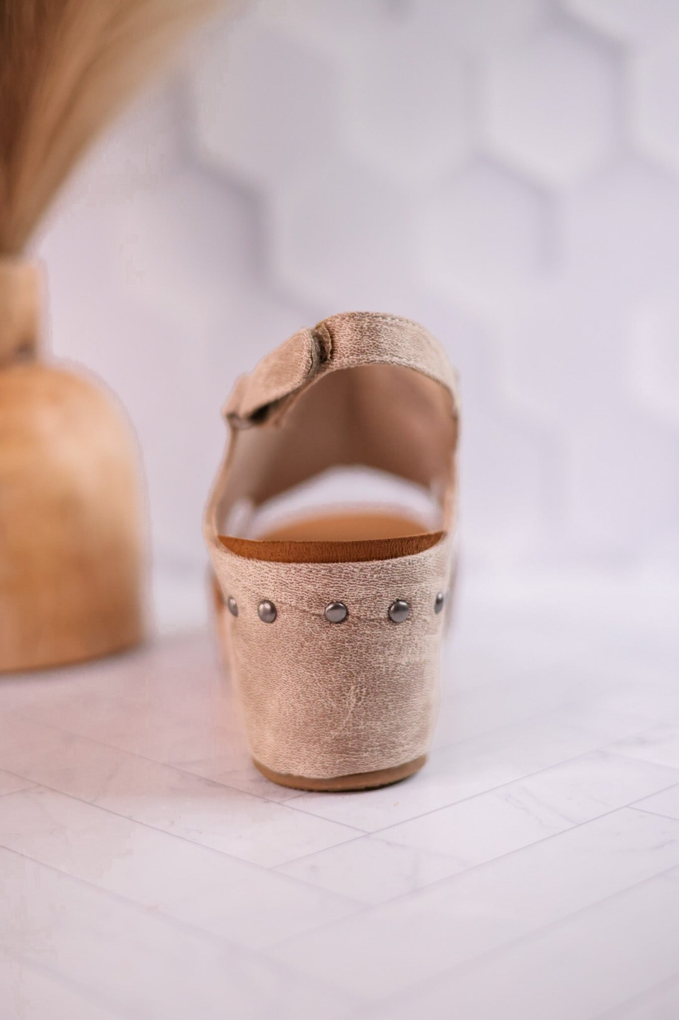 Isabella Cream Wedge Sandals - Whiskey Skies - VERY G