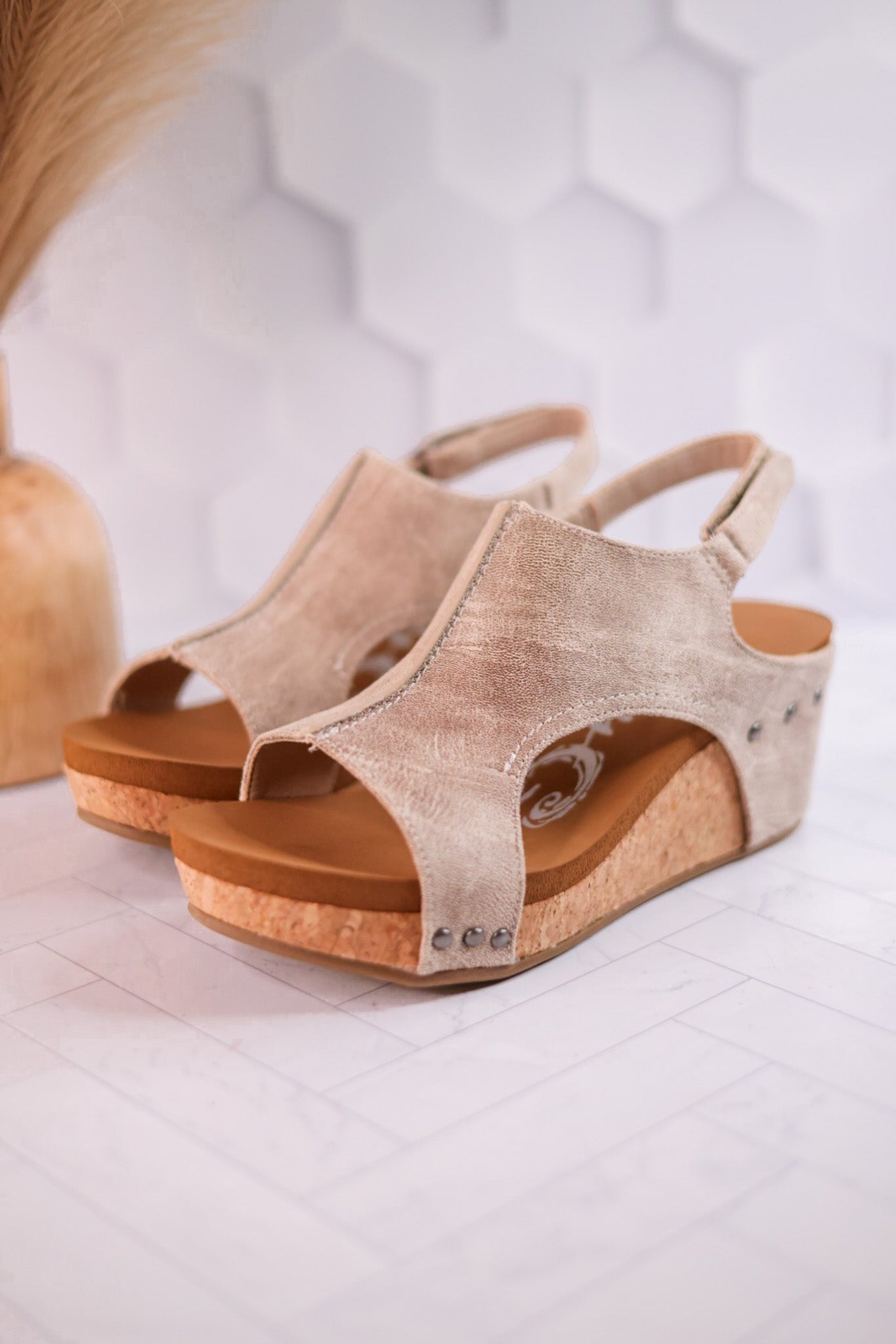 Isabella Cream Wedge Sandals - Whiskey Skies - VERY G