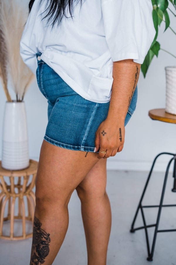 Judy Blue Contrast Wash & Pocket Destroy Shorts - Whiskey Skies