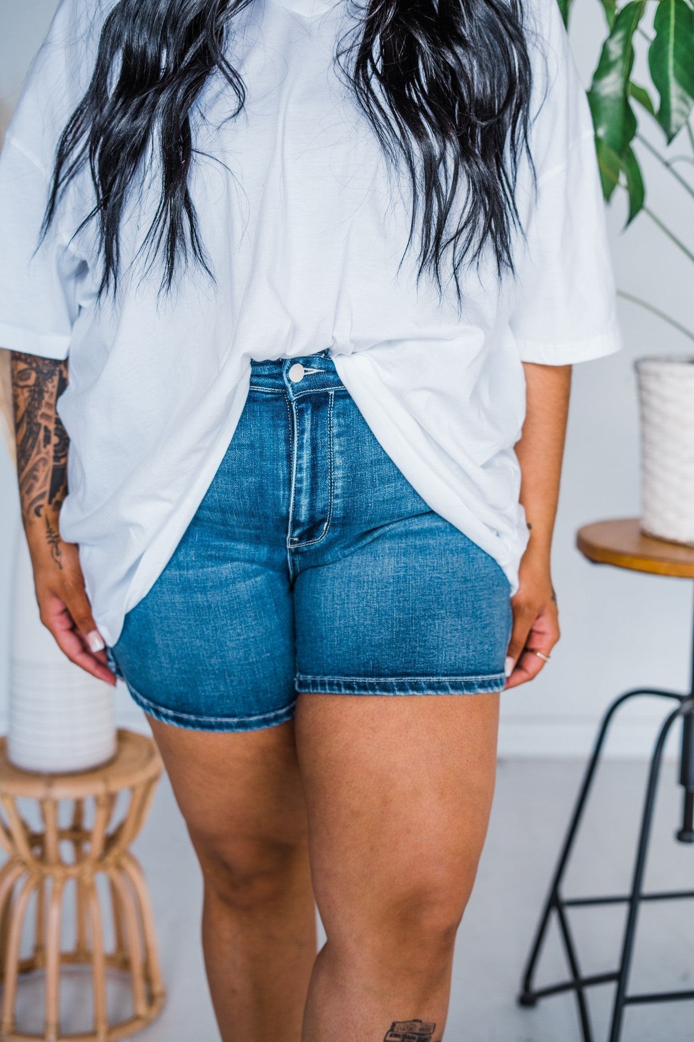 Judy Blue Contrast Wash & Pocket Destroy Shorts - Whiskey Skies