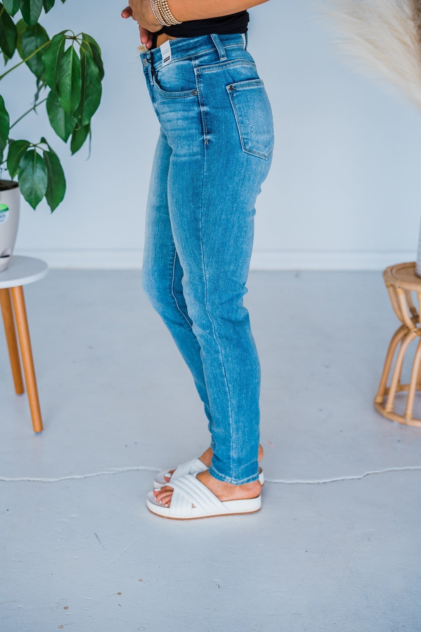 Judy Blue Relaxed Bleach Wash Jeans - Whiskey Skies