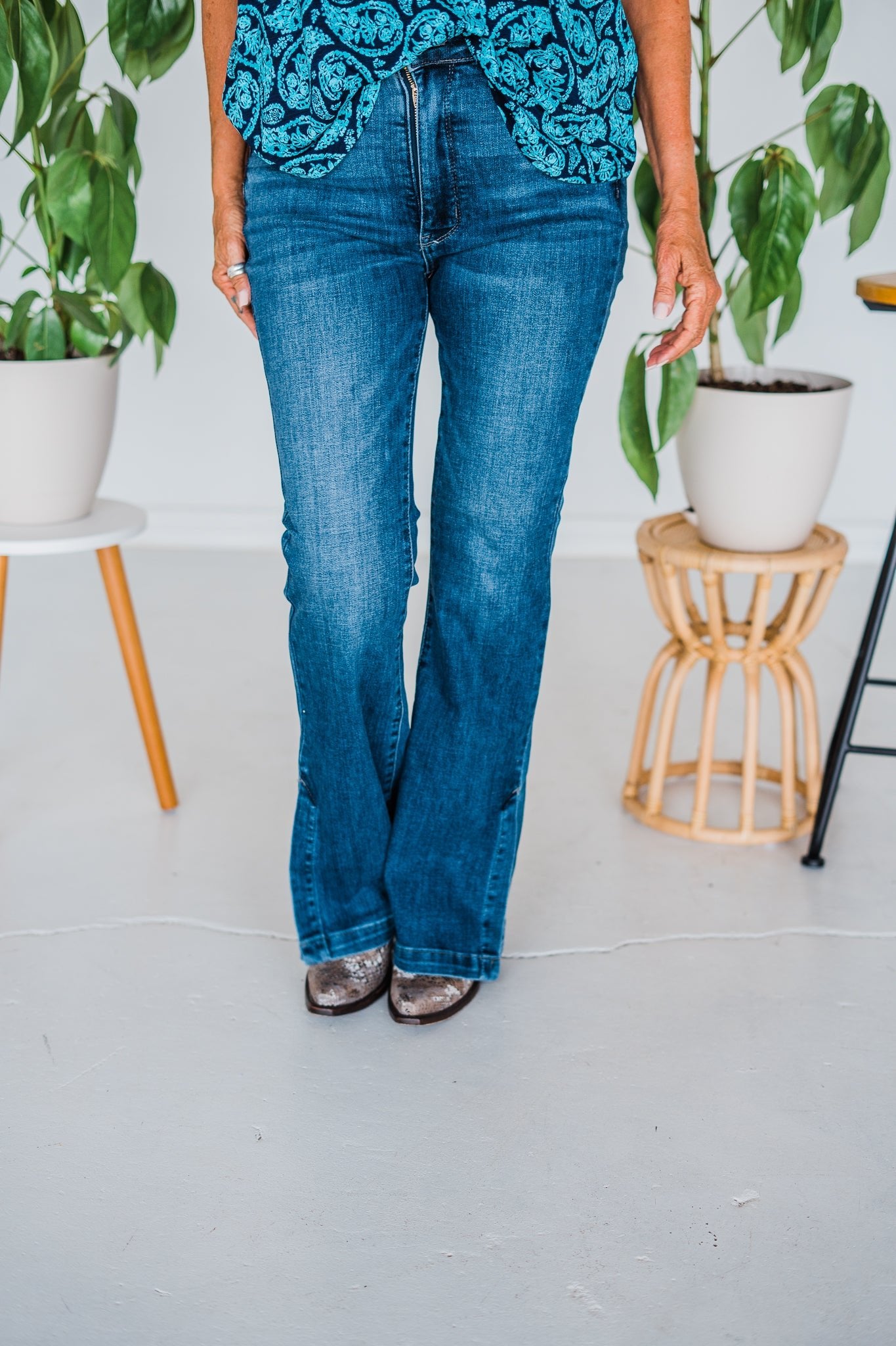 Judy Blue Slim Bootcut with Tummy Control - Whiskey Skies
