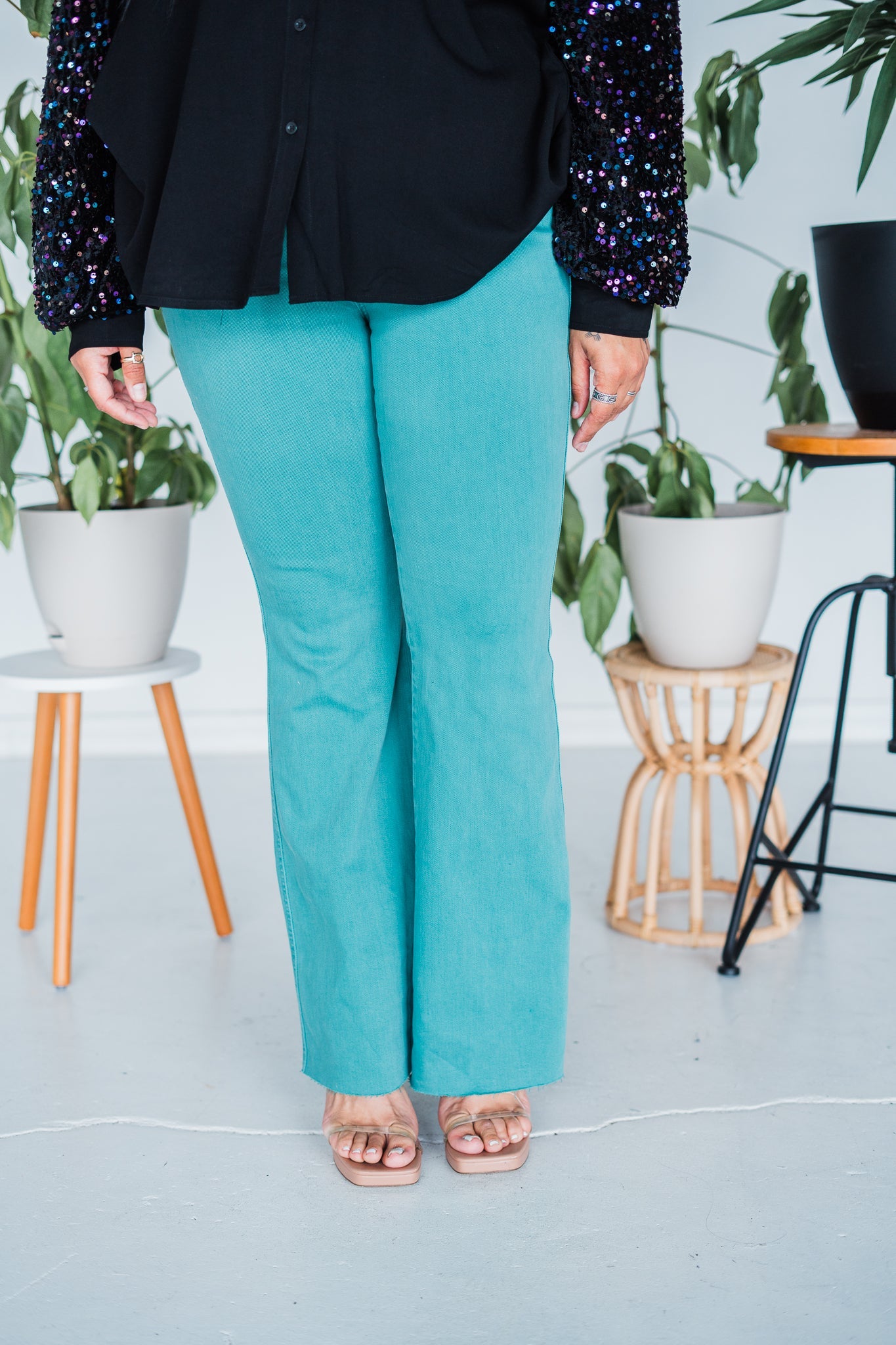 Judy Blue Tummy Control Wide Leg Garment Dyed Crop Jeans – Pizzazz