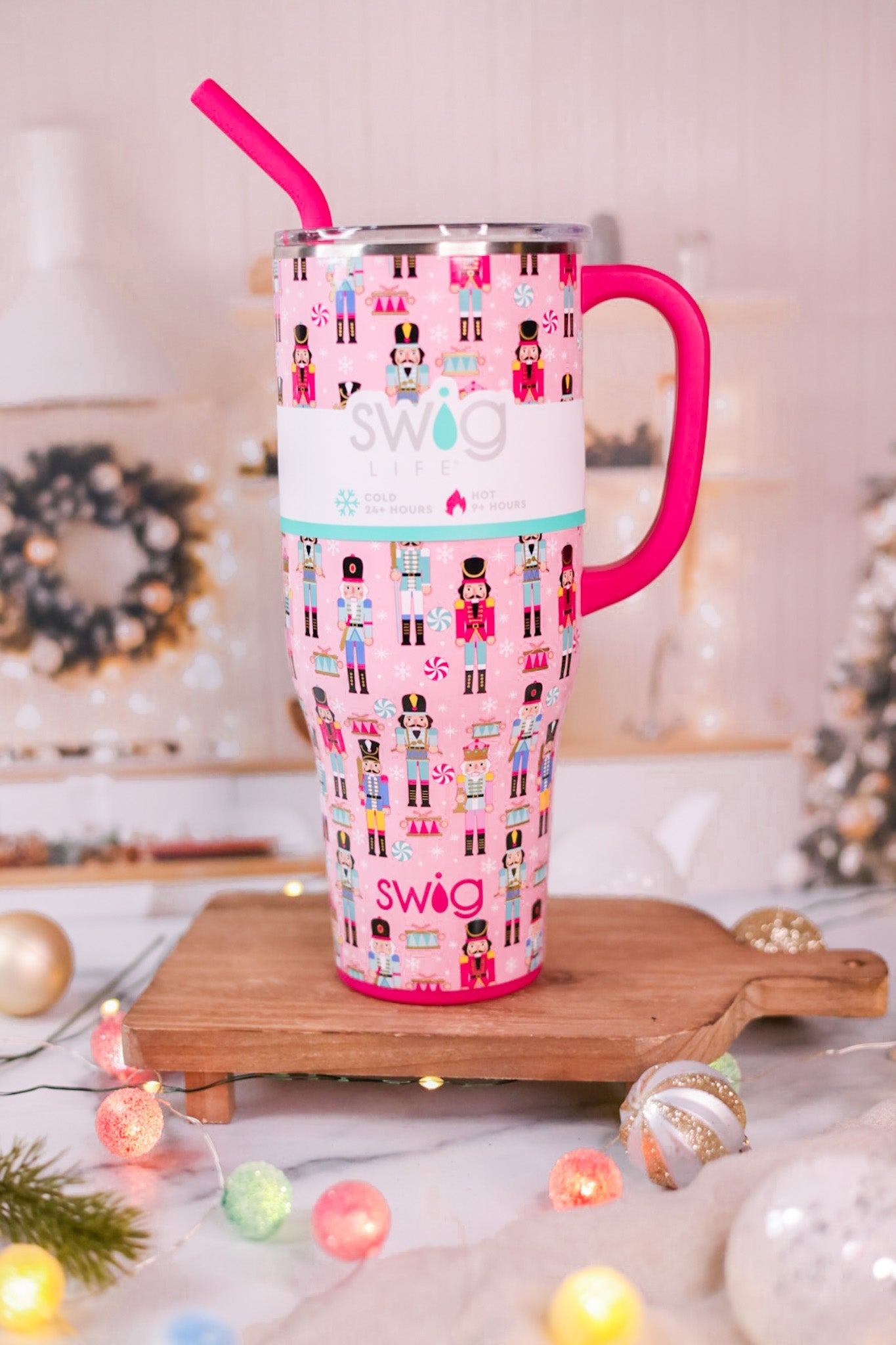 https://whiskeyskies.com/cdn/shop/products/nutcracker-40oz-swig-tumbler-274859_1445x.jpg?v=1700909450