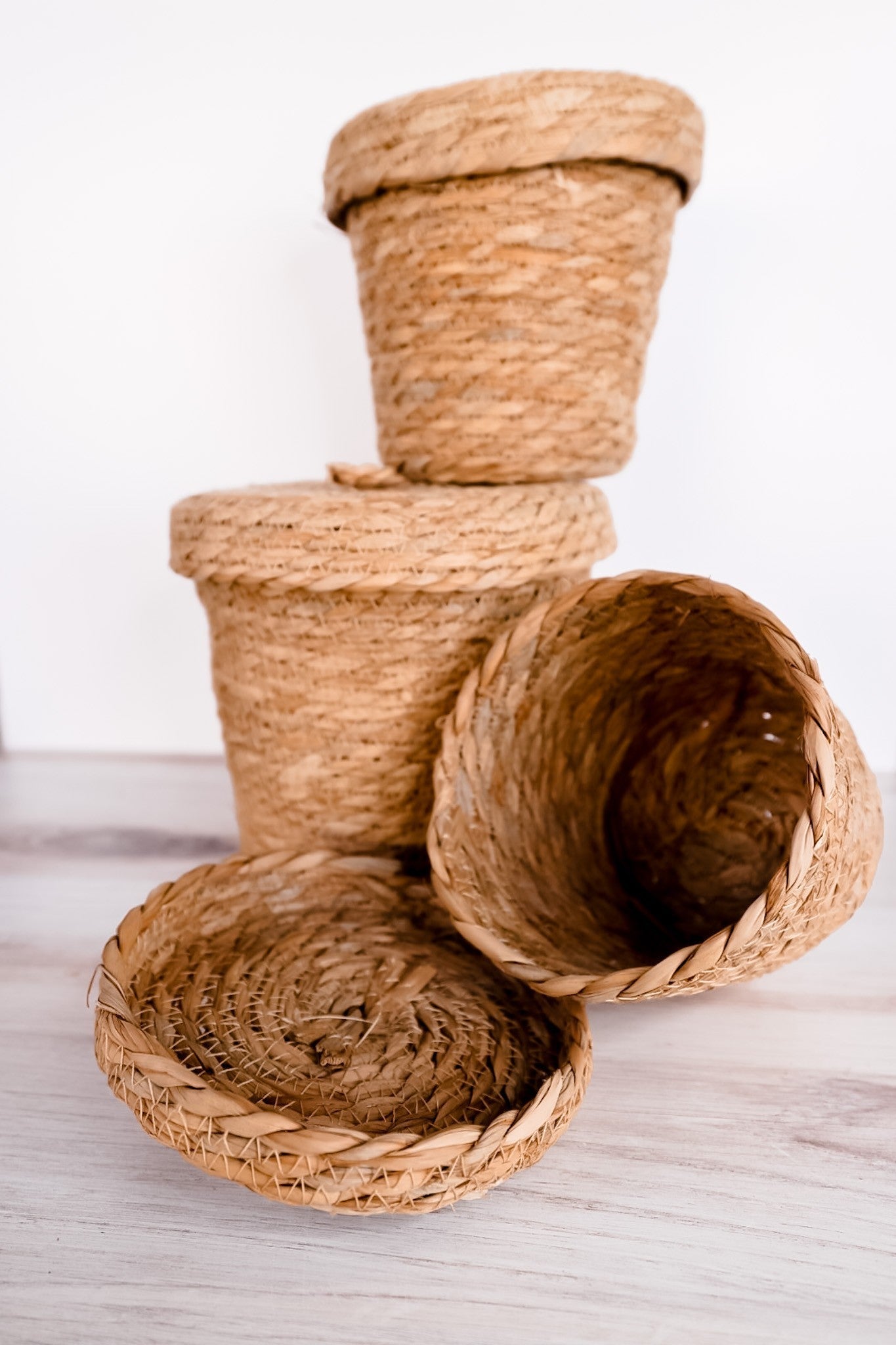Seagrass Storage Baskets W/ Lids (Set of 3) - Whiskey Skies